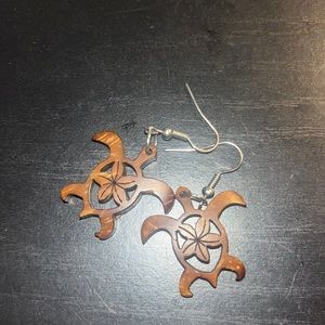 Wood made and from hawaii turtle 🐢 earrings